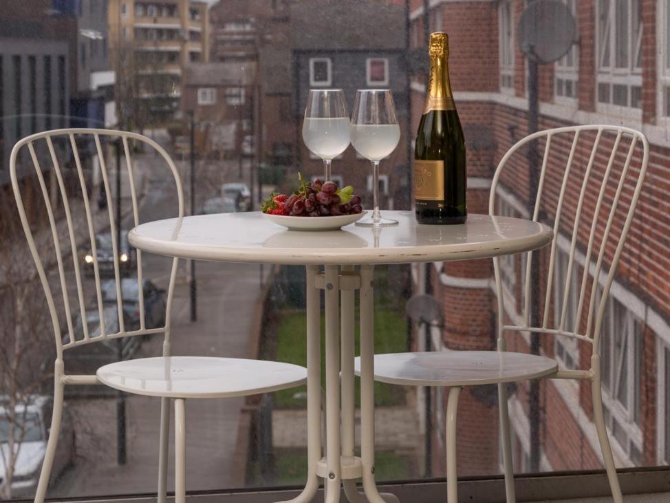 Central Tower Bridge Apartment London Bilik gambar