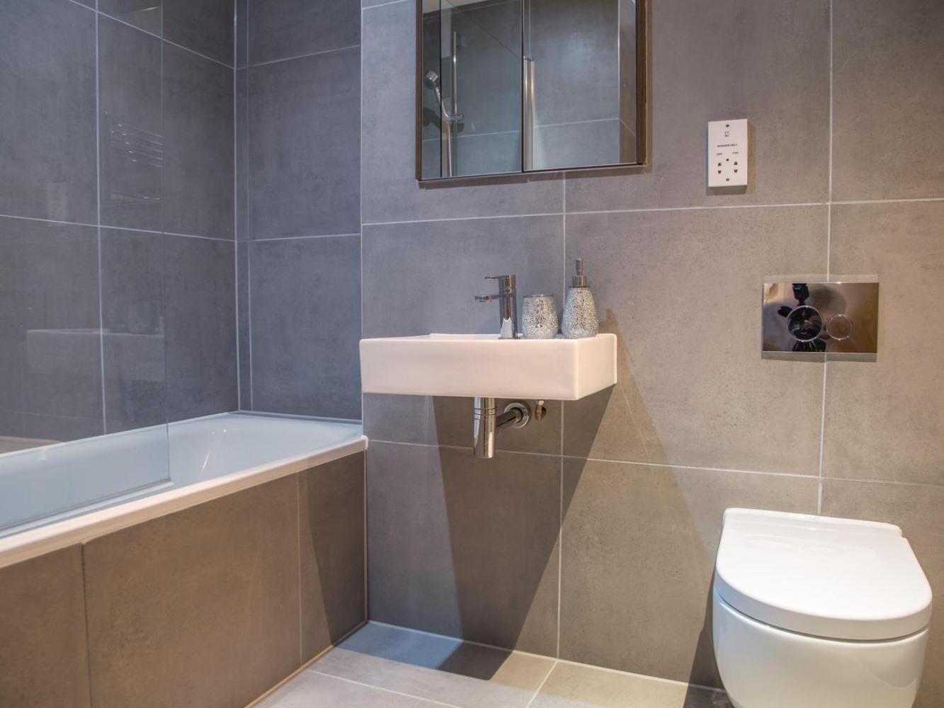 Central Tower Bridge Apartment London Bilik gambar